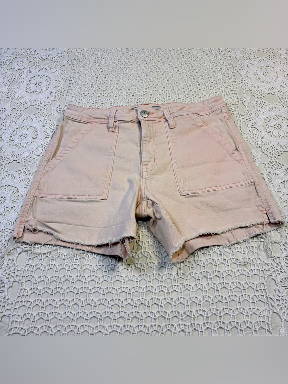 Seven7 Women’s Size 10 Light Pink Frayed Hem Denim Shorts – Casual Summer Style